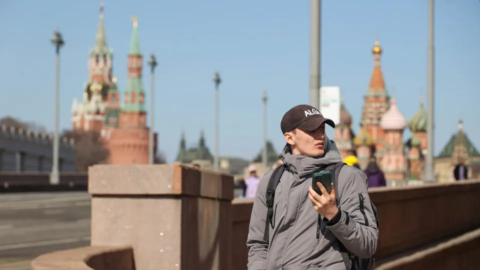 Мобильные операторы без явного согласия абонентов включают опцию «Защита интернета», которая, помимо мошеннических сайтов, блокирует облачные хранилища, корпоративные шлюзы и игровые серверы.