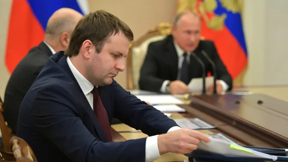 Помощник президента по экономике заявил, что на спад в начале года влияют другие факторы; ЦБ ожидает слабого роста при сохранении экономической «стягивающей» динамики.