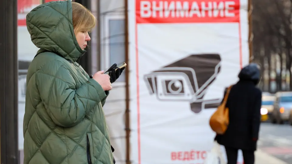 В России вновь усилилось чувство тревоги и усталости: почти половина граждан замечают напряжённые настроения вокруг, растут признаки депрессии и опасения из‑за затяжной войны и ухудшения экономической ситуации.