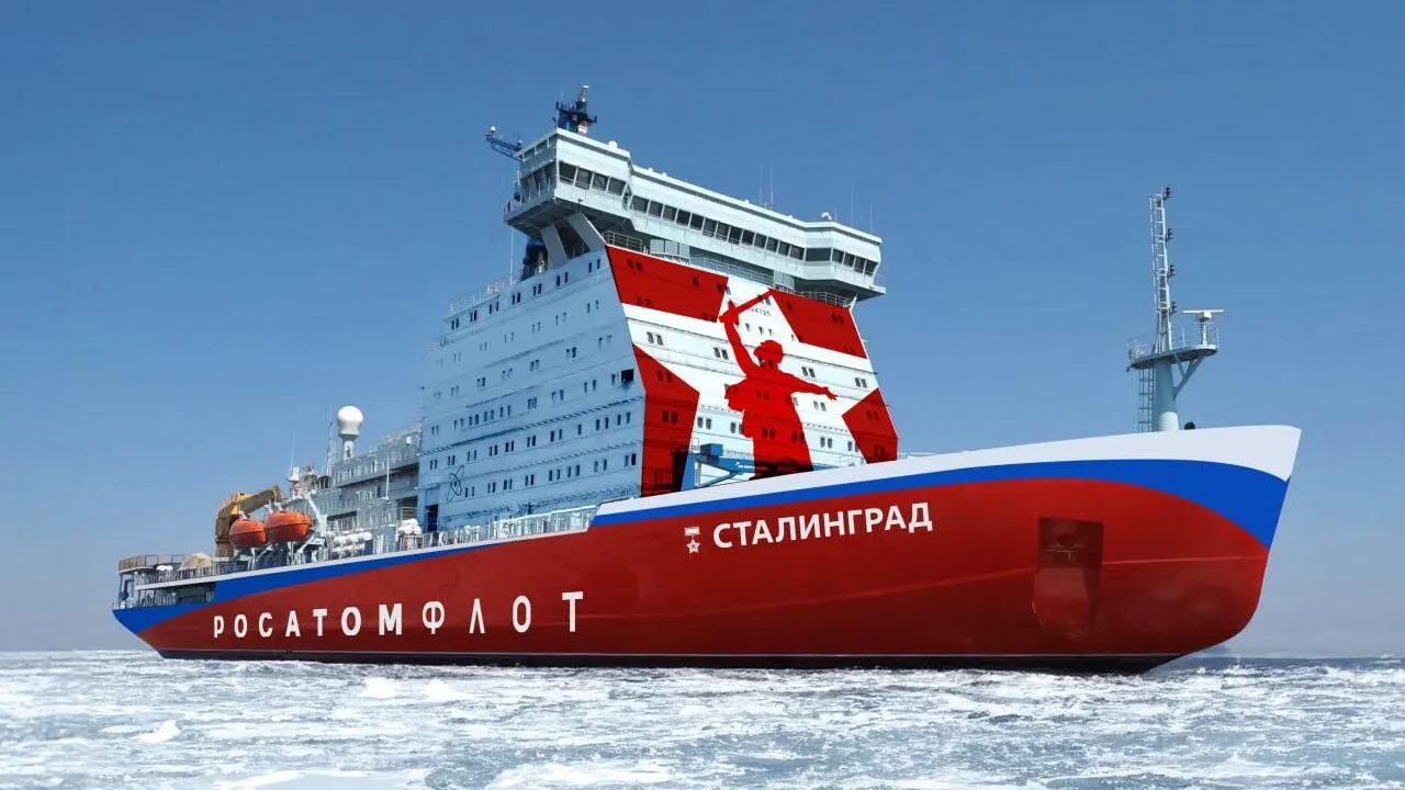 Рассматривают два варианта — портовый сбор на экспорт или дополнительную плату за тонну на Северном морском пути в 2027–2035 годах — чтобы покрыть возросшие расходы на ледоколы «Ленинград», «Сталинград» и вспомогательное судно.