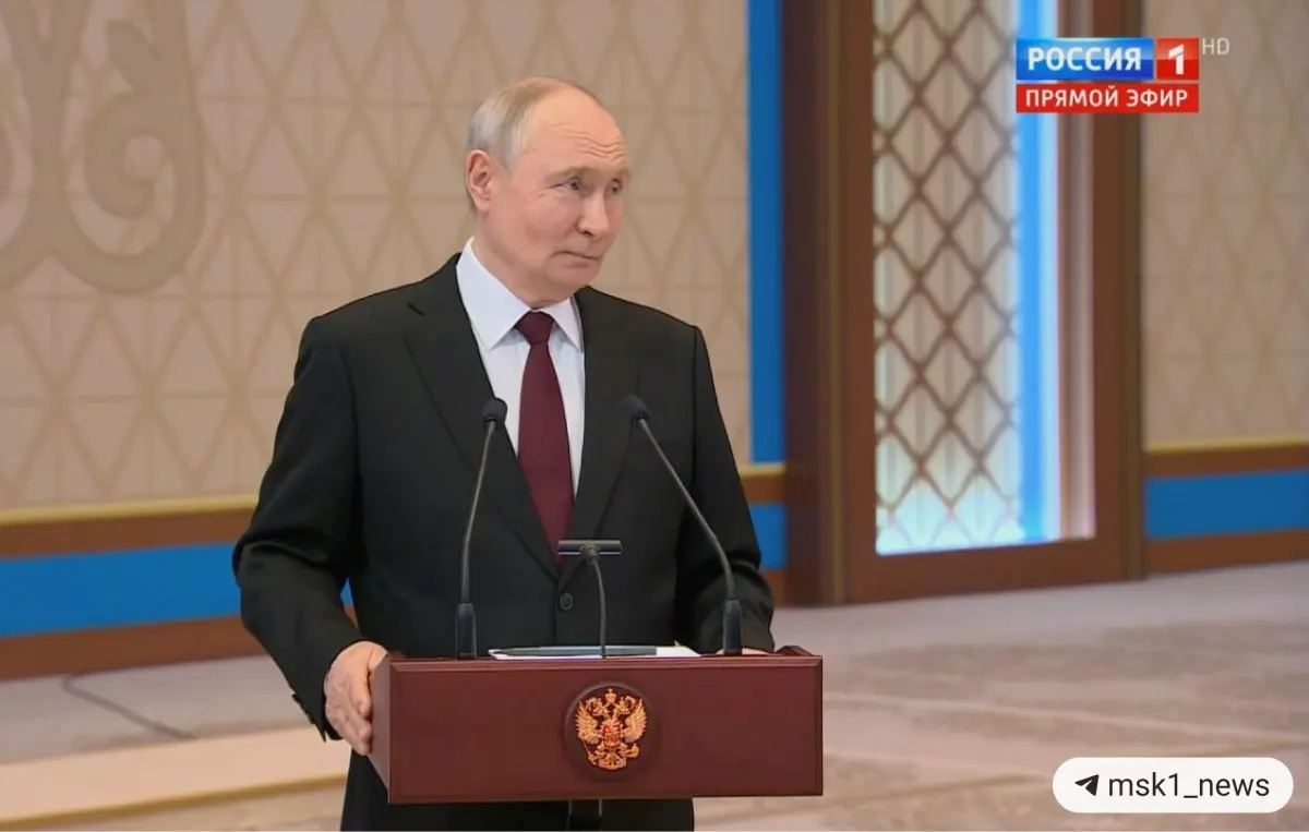 По итогам госвизита в Казахстане президент Владимир Путин ответил на вопросы журналистов: он отказался называть сроки завершения СВО, заявил о наступлении ВС РФ, критиковал политику ЕС и западные СМИ и отметил отсутствие переговоров с Западом.