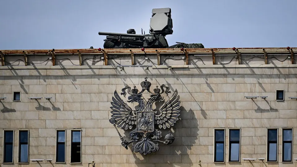 Командующий украинскими беспилотниками предупредил, что переброска средств ПВО к столице делает уязвимыми другие регионы — в первую очередь энергетическую инфраструктуру и порты.