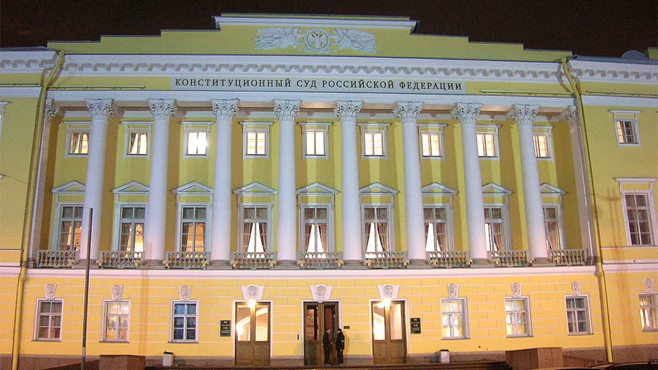 Председатель Конституционного суда высказался за бессрочные антикоррупционные иски прокуратуры; через такие претензии за последние годы в пользу государства перешли активы примерно на 6,5 трлн рублей.
