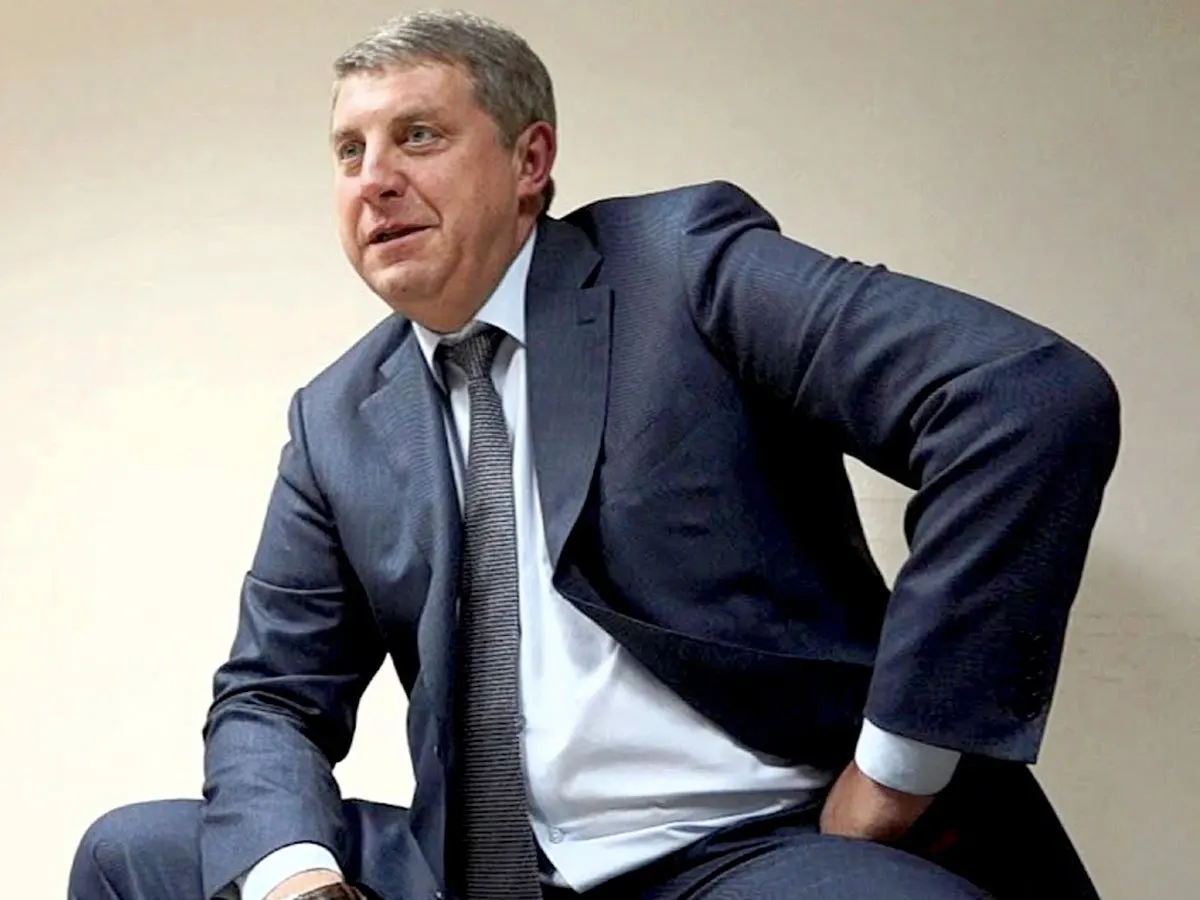 Александру Богомазу вручен орден Александра Невского — об этом сообщили при представлении врио губернатора. Ранее 13 мая в отставку ушли губернаторы Белгородской и Брянской областей, назначены и.о.
