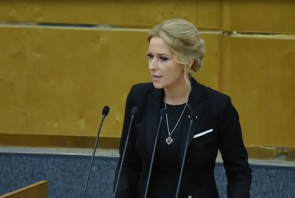 Депутаты одобрили назначение Яны Лантратовой на пост уполномоченной по правам человека в Российской Федерации. Отдельно сообщается о раздаче бесплатных билетов на концерт «Ленинград».