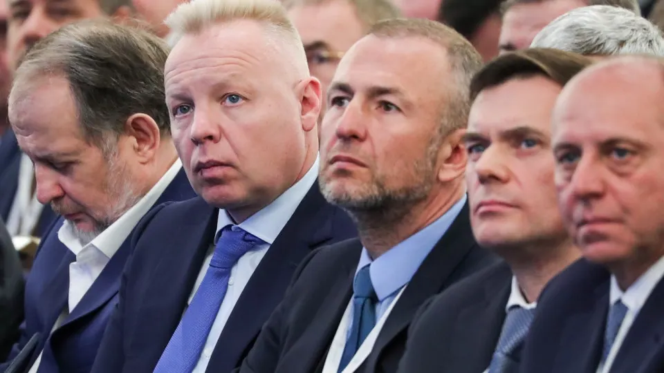 Крупное российское бизнес‑объединение выступило за скрытие от публикации в интернете судебных актов и сведений об участниках дел по искам компаний, требующим компенсаций за ущерб от санкций. Инициатива обсуждается в администрации президента; Минюст её поддержал, Минэкономразвития — против.