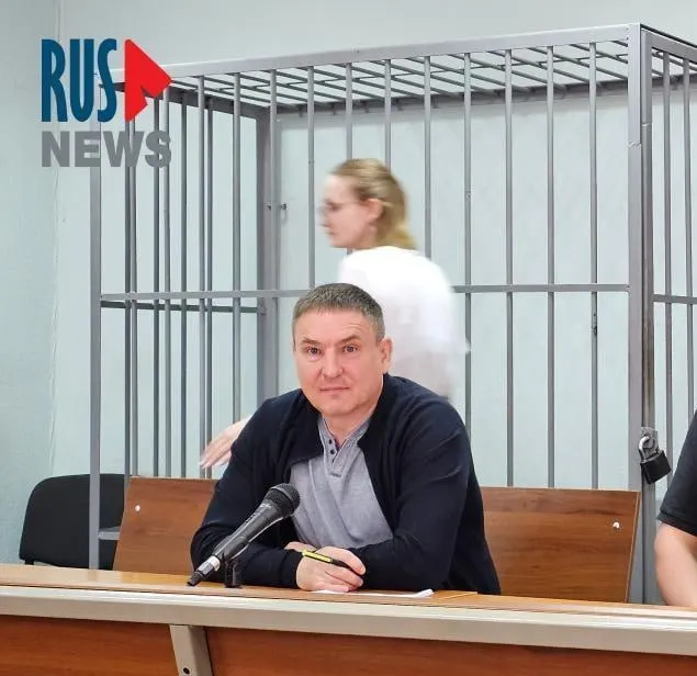 Суд отклонил жалобу правозащитника, который указывал, что в карцере бумагу и ручку выдают всего полтора часа в день, чего недостаточно для подготовки к защите и подачам жалоб.
