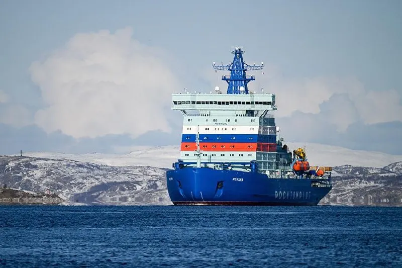 Верховный суд рассмотрит жалобу по банкротству Мурманского морского пароходства. Кредиторы требуют с семьи владельца почти ₽1 млрд; предприятие накопило крупные долги по зарплатам и налогам, а его место в Арктике занимают иностранные компании.