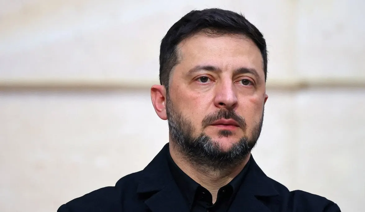 Президент Украины раскритиковал позицию российского лидера после заявлений на ПМЭФ, назвав её «слабым ответом» и заявив, что Путин не намерен завершать войну. Ранее на форуме Путин отверг смысл встреч с Зеленским.