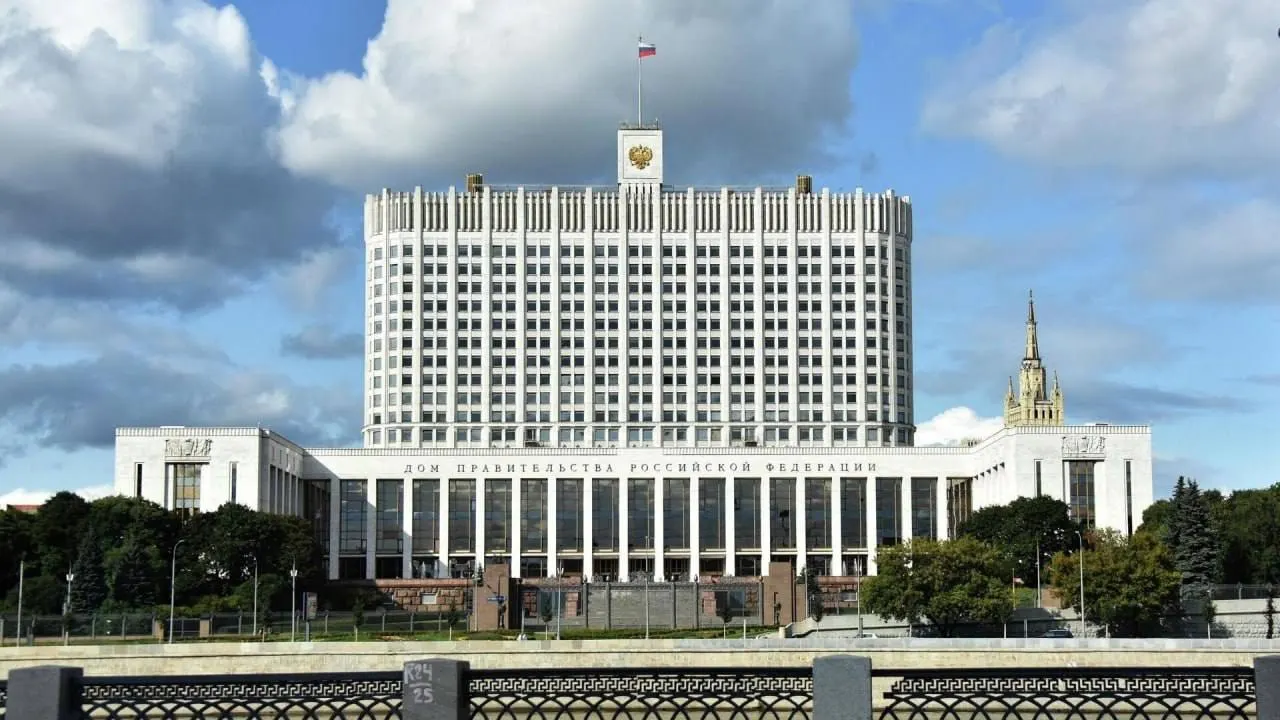 В Госдуму внесли законопроект о полной или частичной компенсации утильсбора для семей с тремя и более детьми. В правительстве считают инициативу неоправданной — в проекте не определены источники финансирования, это повлечёт дополнительные расходы.