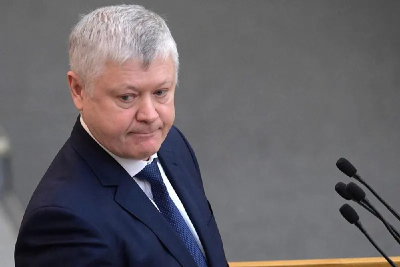 Председатель думского комитета по безопасности сообщил, что за последние годы из страны выдворены свыше 360 зарубежных структур, более 60 — по материалам комиссии; также приняты 46 законов, призванных защитить суверенитет от внешнего воздействия.