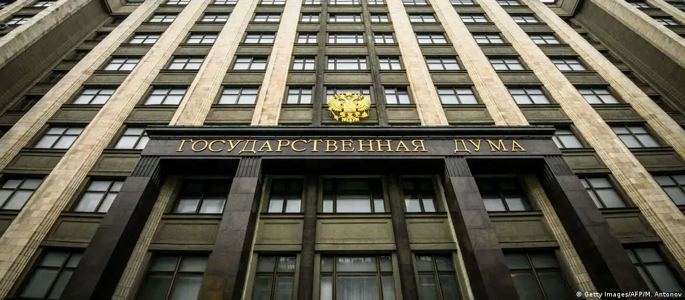 Нижняя палата парламента утвердила пакет поправок, меняющих механизм топливного демпфера, правила биржевых продаж и вводящих компенсации для импортного дизеля; власти рассчитывают на быстрое снижение цен и увеличение поставок.