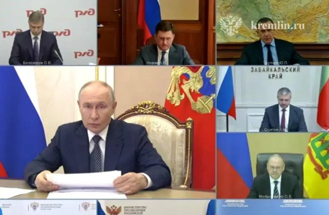 Владимир Путин обсудил с правительством обеспечение топлива; губернатор Забайкалья предложил строить мини‑НПЗ и наращивать импорт, президент поддержал привлечение малого и среднего бизнеса и ускорение субсидий.