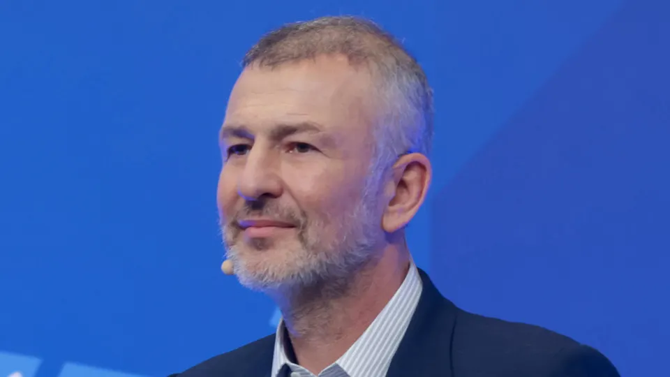 Миллиардер договорился с прокуратурой: после мирового соглашения и перевода 32 млрд рублей в пользу образовательного центра дело о переводе СИБЭКО в собственность государства было закрыто.