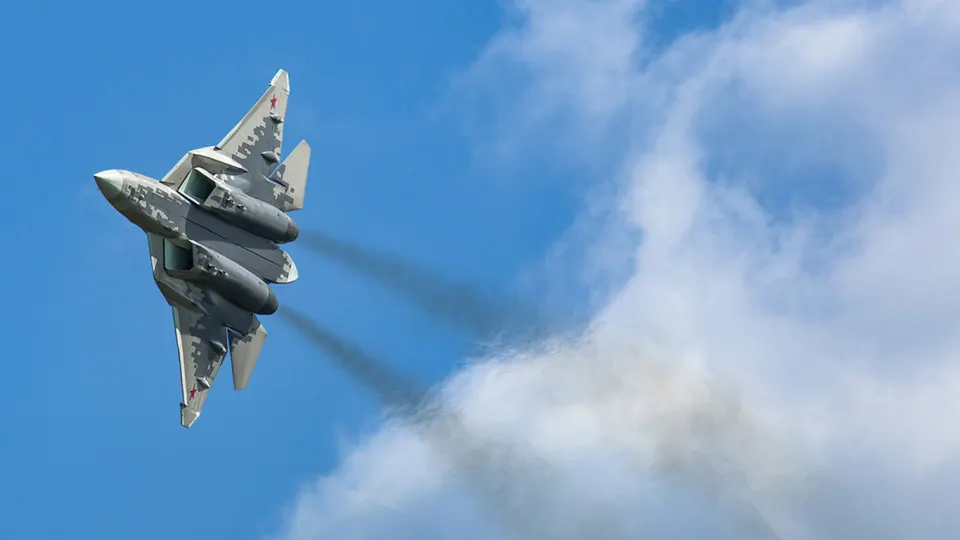 Министерство намерено взыскать с петербургского производителя 257,1 млн рублей за многолетнюю просрочку по контракту на разработку отечественных газоразрядных дисплеев; проект также столкнулся с сокращением финансирования программы импортозамещения.