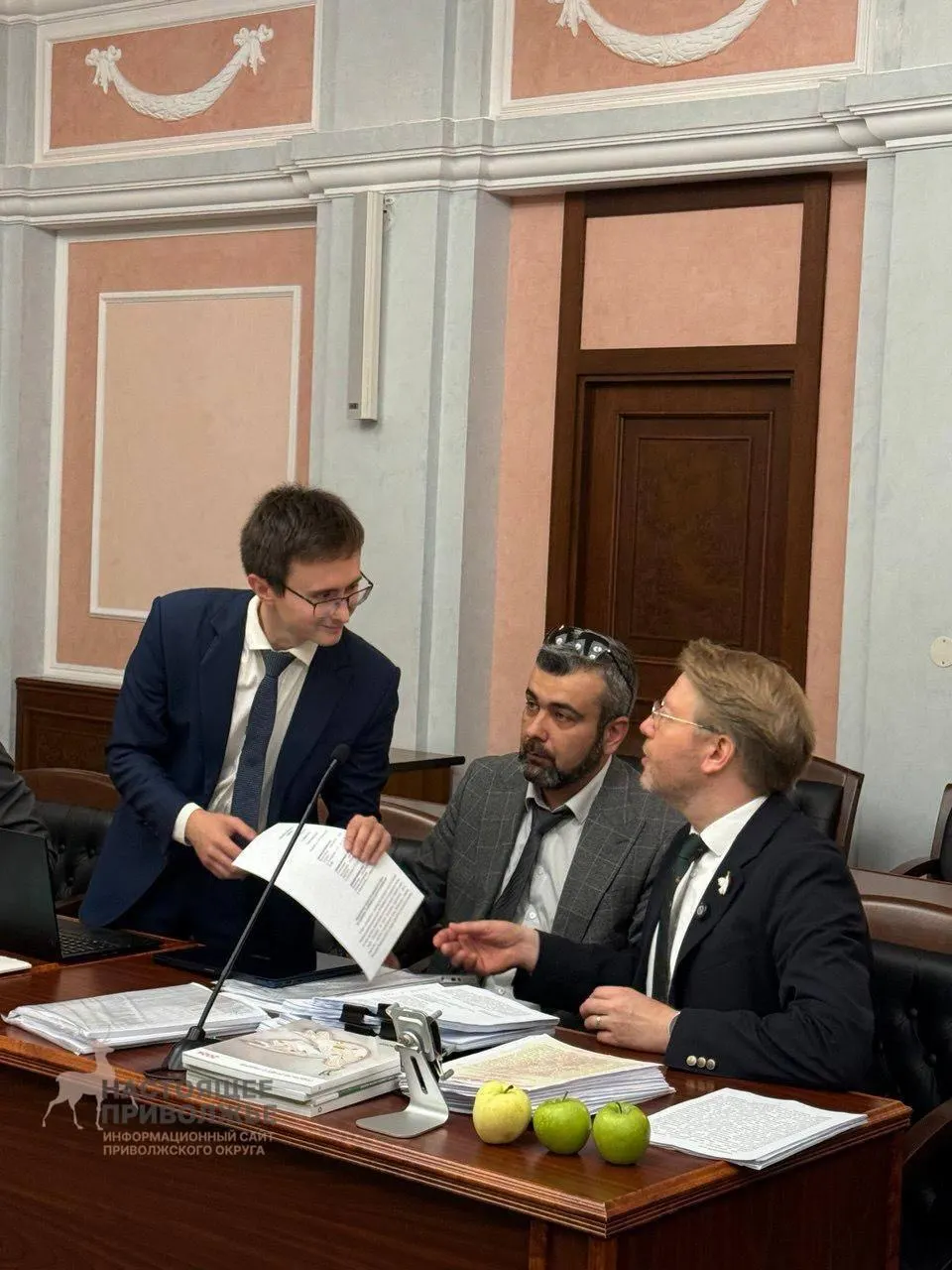 Суд принял во внимание доводы о нарушениях авторских прав и финансировании кампании; обвинения в экстремизме не рассматривались. Среди оснований — использование материалов без согласия правообладателей и спорные пожертвования.