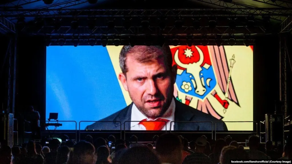 Расследование указывает на попытку обхода санкций через связанный с властью платежный проект A7, через который якобы прошло десятки миллиардов долларов с участием банков и офшорных структур.