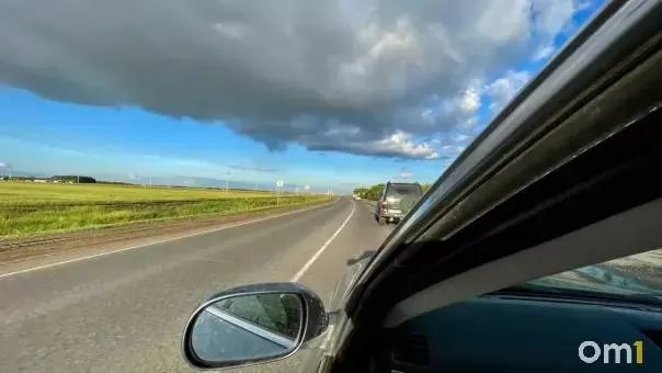 Открыт автомобильный мост через реку Туманную; грузовой транспорт уже доступен, пассажирские перевозки планируют запустить к концу 2026 года.