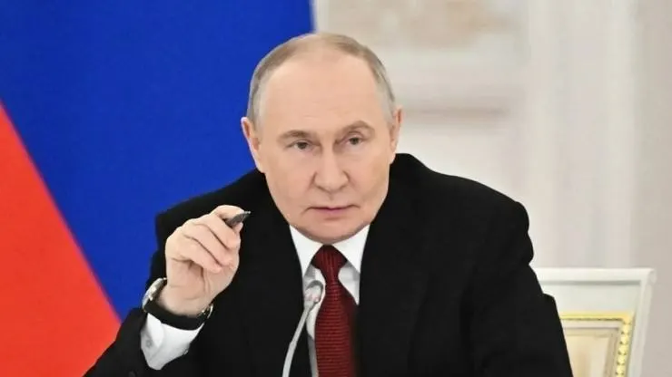 Президент подписал указ о передаче компаний Nestlé Кубань и Nestlé Россия во временное управление компанией Л.Е.В. Менеджмент; переданы доли в Nestlé Кубань и другие активы, включая логистические активы и сети магазинов.