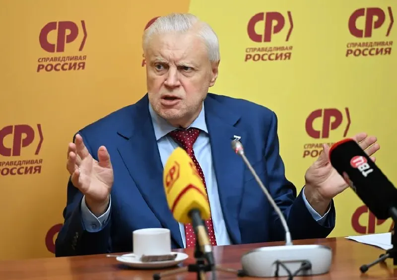 Лидер Справедливой России заявил, что вернулся к делу, однако часть избирателей утратила веру в возможность повлиять на власть из‑за сложившихся условий и внешних трудностей, связанных с СВО.