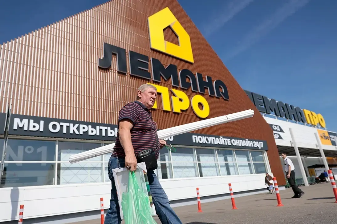 Назначение Дениса Исаева на пост гендиректора «Ле Монлид» и передача активов под временное управление FM Logistics отражают масштабные изменения в управлении крупными розничными и логистическими активами в стране.