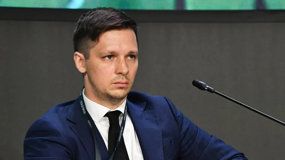 Эксперты отмечают рост роли государства в экономике России, прогнозируют давление на рост и инвестиции, а также подготовку налоговых реформ и дефицита бюджета.
