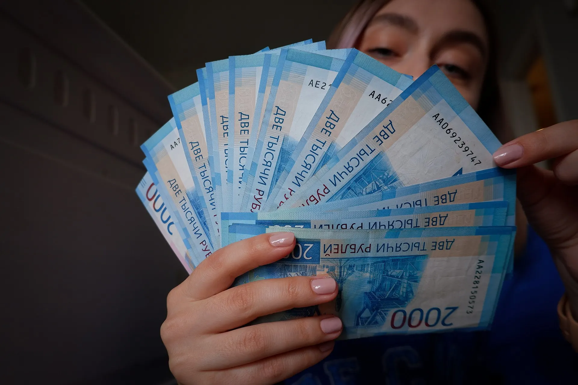 Правительство обсуждает новый налоговый инструмент, обещающий пополнить бюджет на триллион рублей, и вопрос: кому он достанется — гражданам.